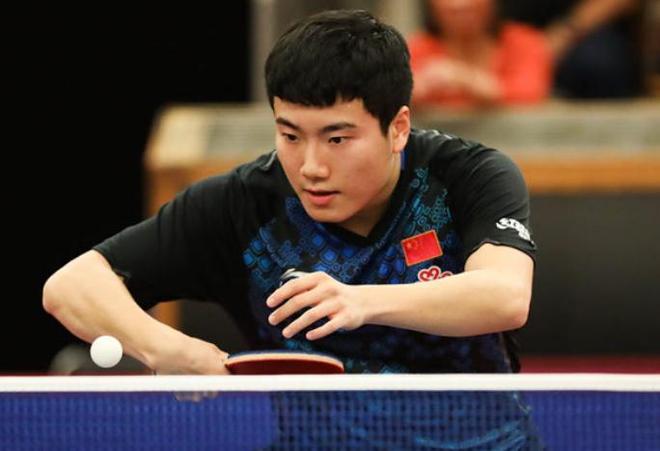 但他的表现 但他的表现